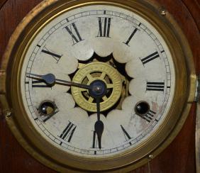 Veneer Round Top Shelf Clock
