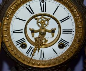 Ans. Don Caesar & Don Juan Statue Clock