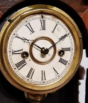 Welch Patti VP Shelf Clock