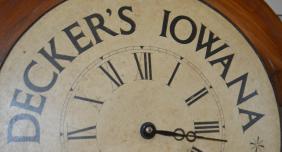 Deckers Iowana Advertising Gallery Clock