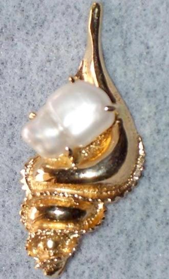 Fancy Pearl and 14kt Yellow Gold Pendant