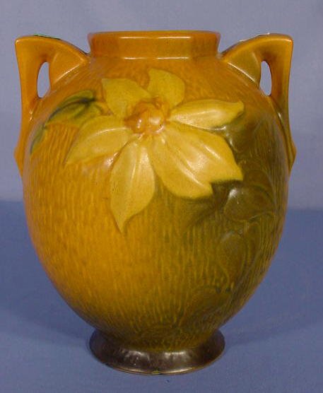 Roseville Pottery Clematis Vase 107-8 - 2