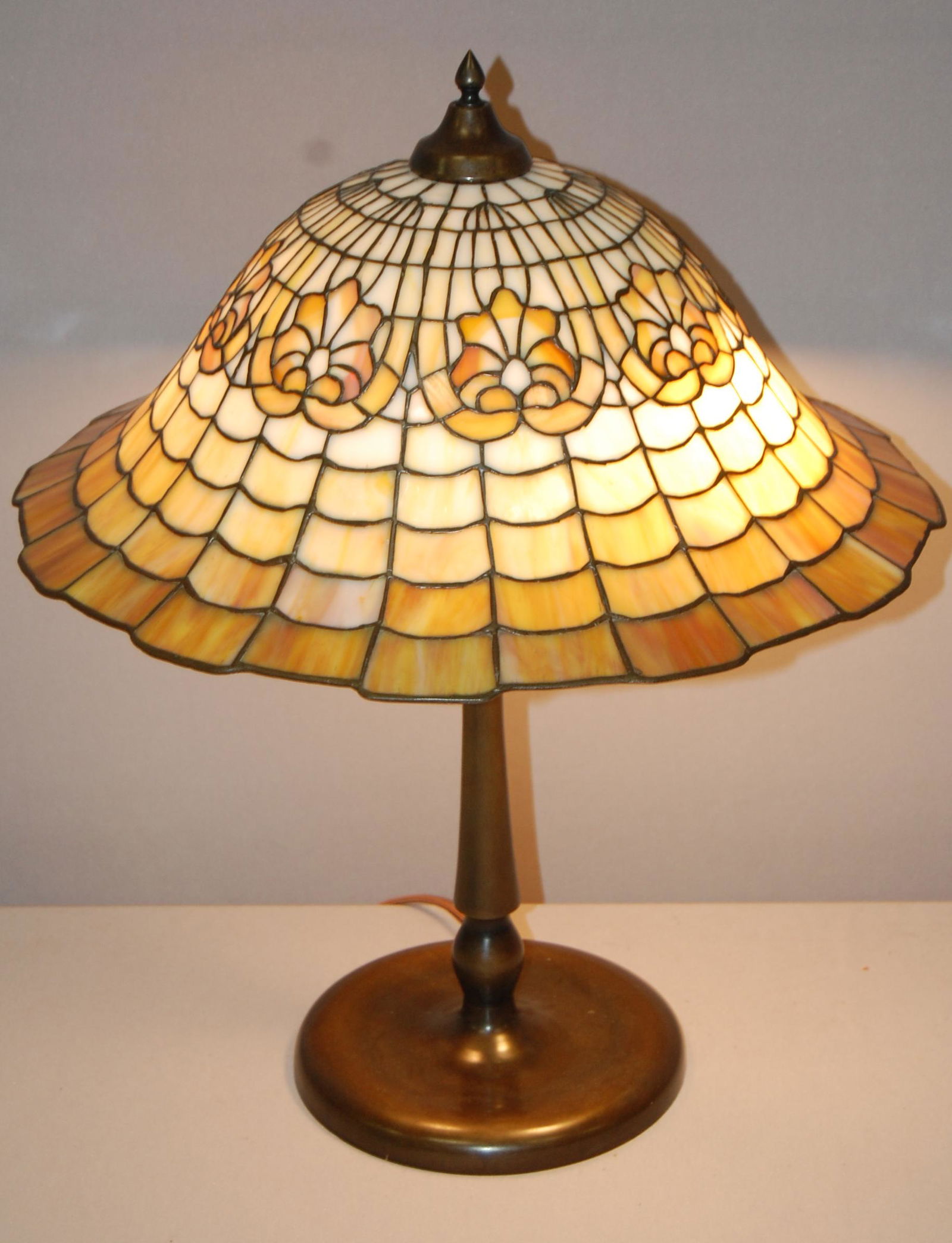 Unsigned Gorham Leaded Glass Table Lamp (1 of 7)