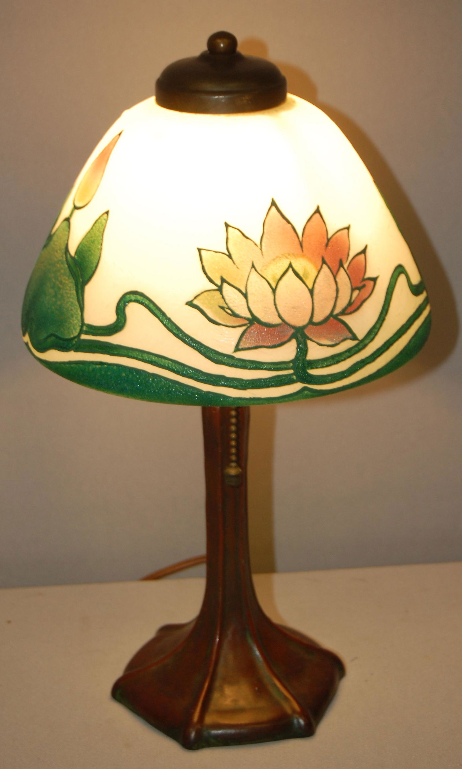 Signed Handel Obverse Boudoir Lamp (1 of 7)