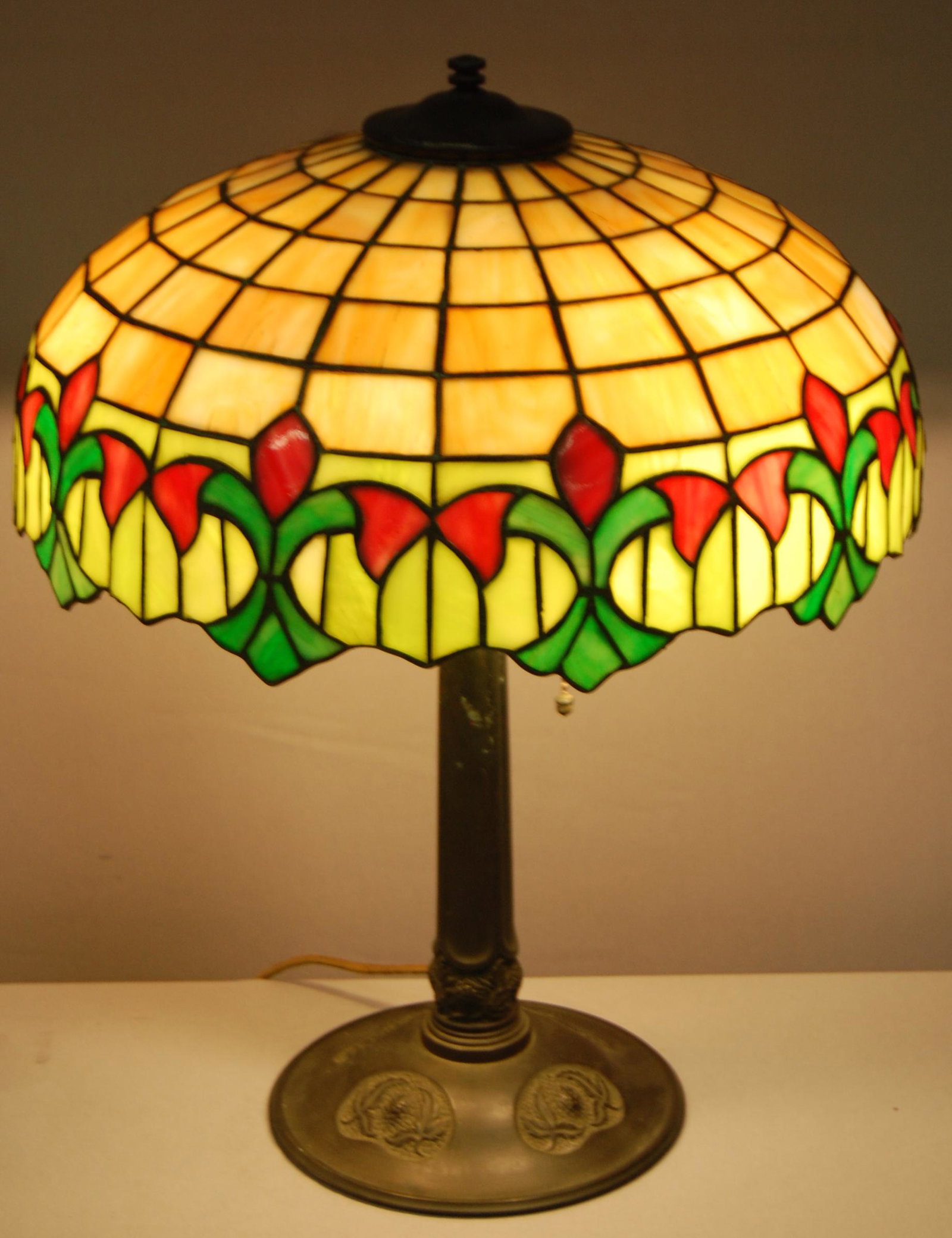 Leaded Glass Table Lamp "Fleur De Lis" (1 of 10)