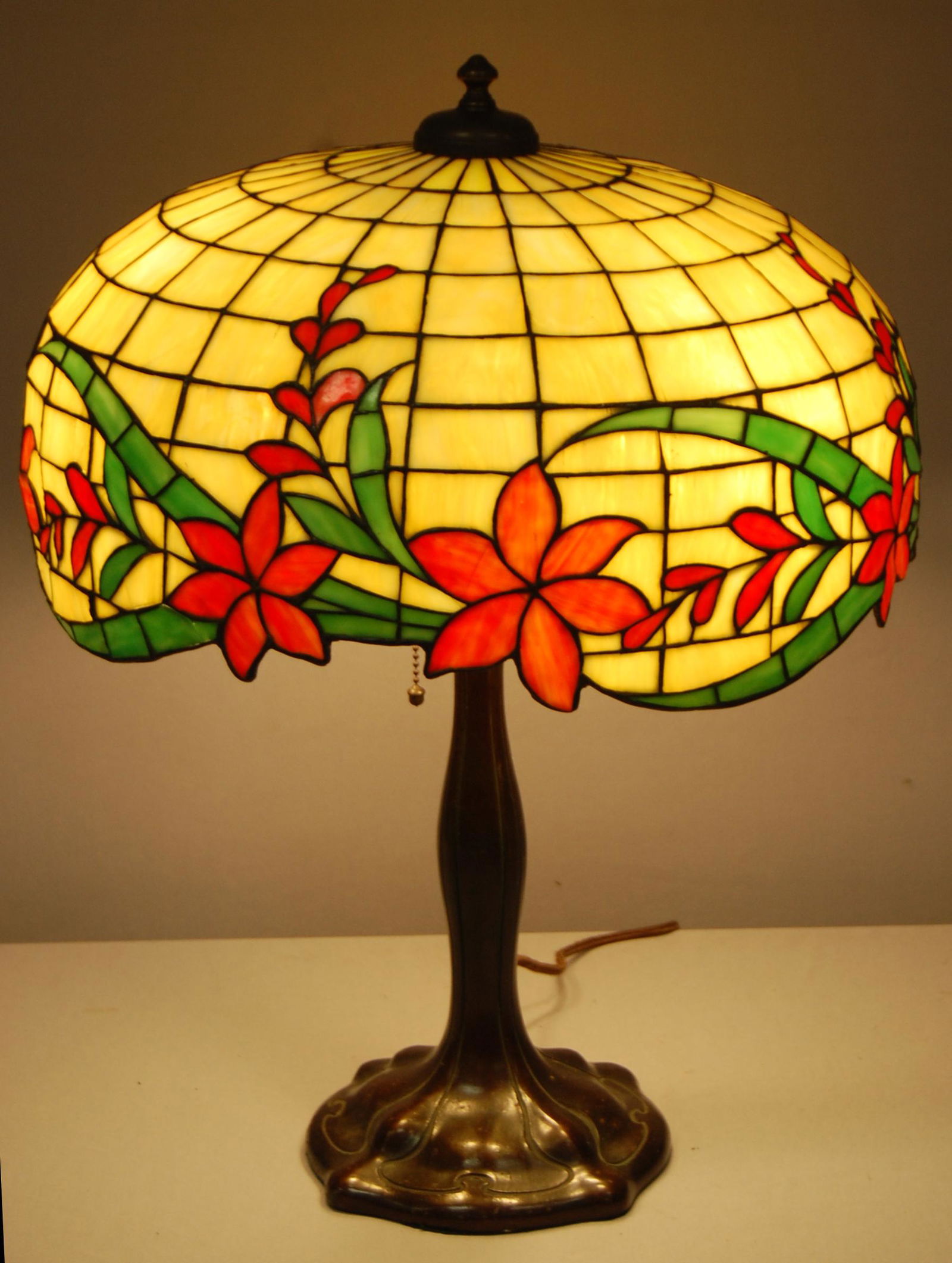 Leaded Glass Table Lamp (1 of 8)
