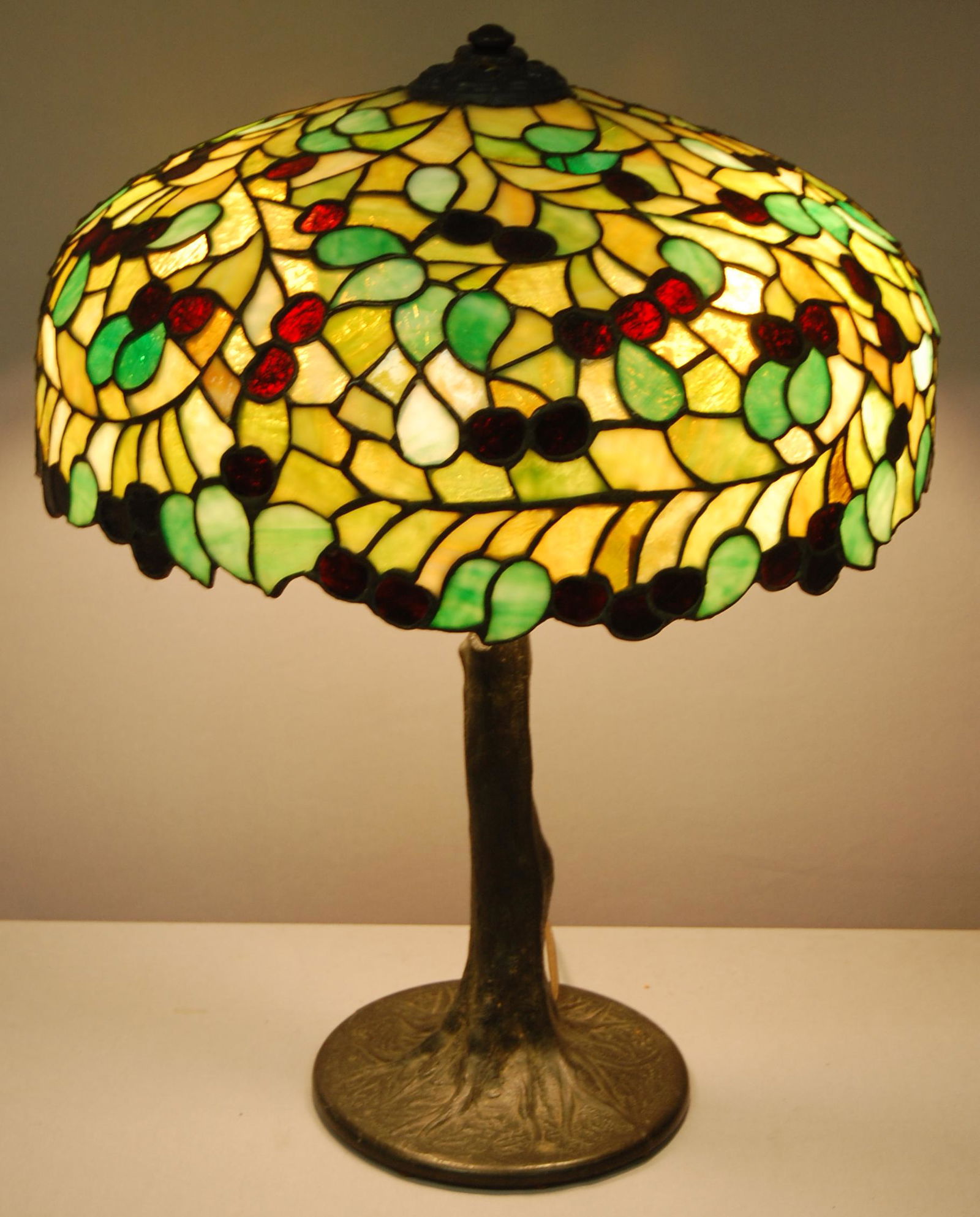 Unsigned Leaded Glass Table Lamp (1 of 7)