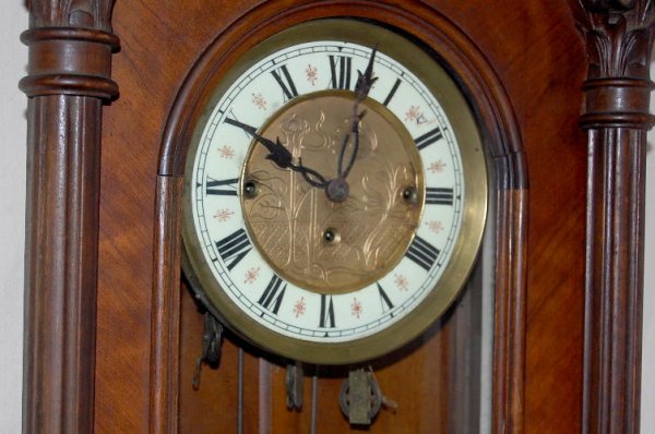 3 Wt. Unsigned Walnut Clock - 7