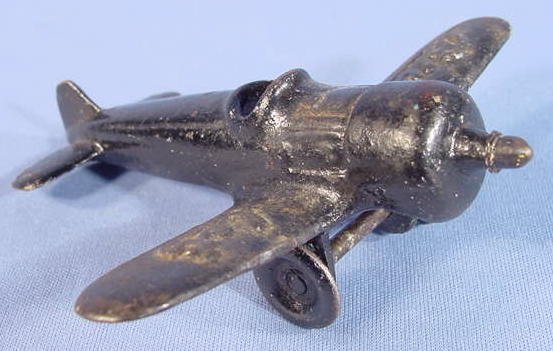 Three Small Cast Iron Toy Airplanes, Kilgore - 5