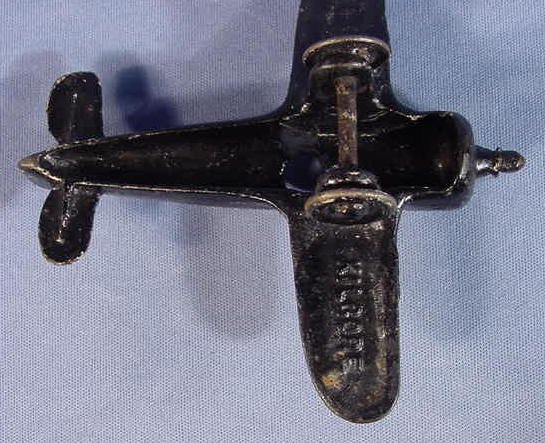 Three Small Cast Iron Toy Airplanes, Kilgore - 7