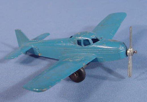 Three Small Cast Iron Toy Airplanes, Kilgore - 8