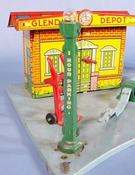 Marx Toy Tin Litho "Glendale Depot" - 3