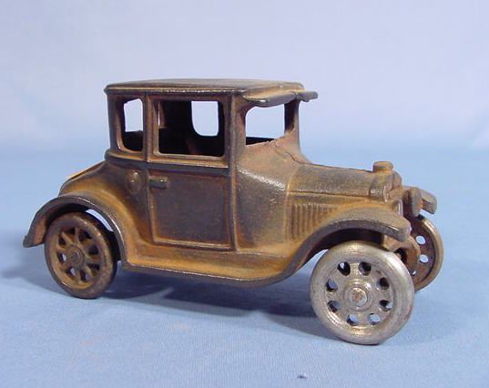 Arcade Cast Iron Automobile - 4
