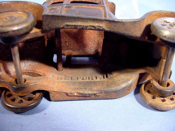 Arcade Cast Iron Automobile - 5