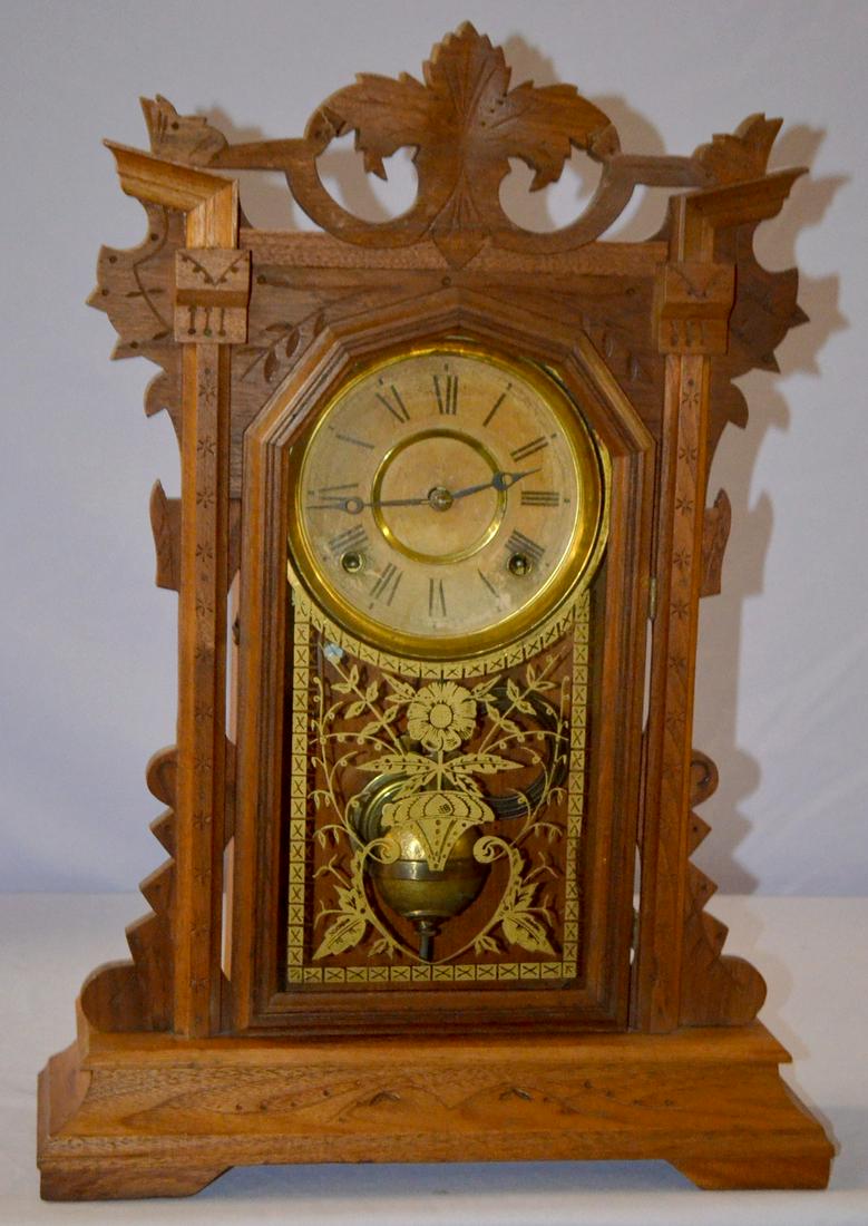 Antique Ingraham Parlor Clock "Paladin". Walnut case (1 of 3)