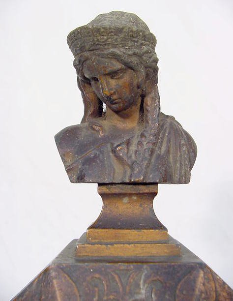 Seth Thomas & Sons No.8013 Spelter Shelf Clock - 2
