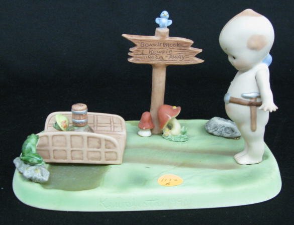 1990 Kewpiesta Bonniebrook Centerpiece
