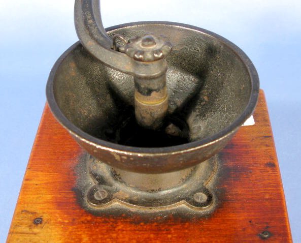 No.075 New Union 1 lb. Coffee Grinder - 2
