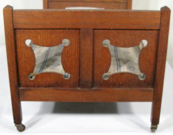 Fine Oak Doll Bed w/Dutch Boy & Girl - 4