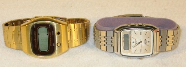 2 Citizen Wrist Watches: 2 Citizen Wrist Watches: 1.) Quartz digital with Cryston alarm and other functions. Not tested. 2.) Adec Quartz alarm chronograph with dial and multi function display. Neither opened or tested. These 