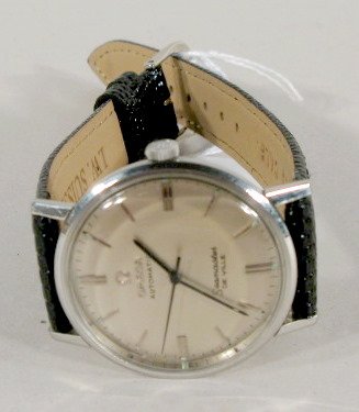 Omega Automatic Seamaster DeVille Wrist Watch: Omega Automatic Seamaster DeVille Wrist Watch: 1969 presentation on back. Leather band. All items sell As Is, Where Is, no guarantees of any kind. We accept Mastercard & Visa, no paypal, no personal c
