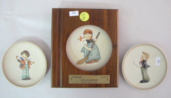 3 Hummel Plates: Soloist, Fiddler, Sweeper: 3 Hummel Plates: 1.) No.743 Soloist, 4" wide. 2.) No.744 Little Fiddler, 4" wide. 3.) No.745 Little Sweeper, 4" wide in a 6 1/2" x 5 1/2" frame. No condition problems. All items sell As Is, Where Is, 