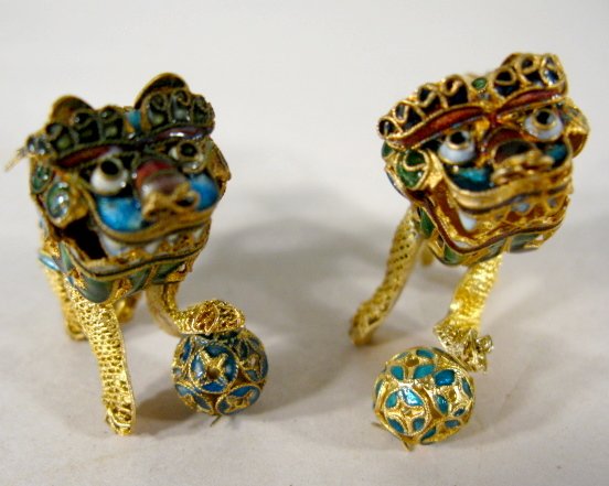 2 Gilt Metal Mesh Foo Lions With Balls: 2 Gilt Metal Mesh Foo Lions With Balls: decorated bodies; not marked. No condition problems. 2" L All items sell As Is, Where Is, no guarantees of any kind. We accept Mastercard & Visa, no paypal, no 