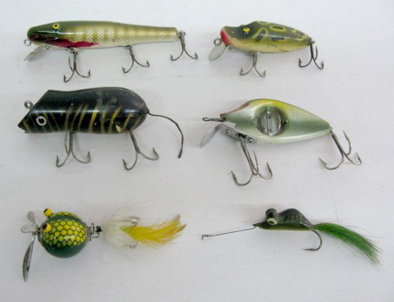 6 Vintage Lures: Shakespeare, Paw-Paw & Heddon: Group of 6 Fishing Lures: 1.) Shakespeare Genuine Swimming Mouse (Crazed) 2.) Paw-Paw triple hook 3.) Worth green ball with feathered hook 4.) Paw-Paw triple hook 5.) Heddon Pop-Eye feathered fly 6.) 