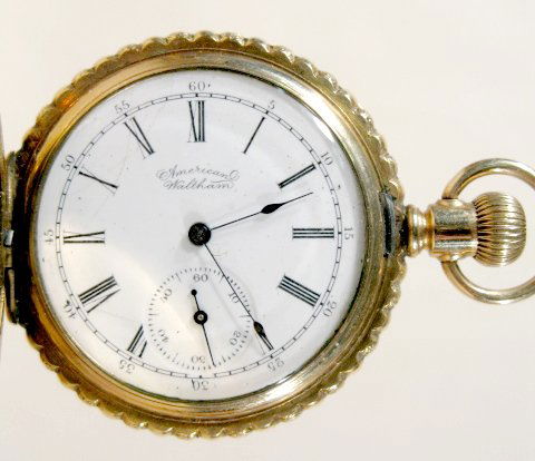 American Waltham Pocket Watch in 3 Color H.C.: American Waltham Pocket Watch in 3 Color Hunting Case: #2626507 Keystone case, shield monogram blank, star and flower back. 12S (Hairlines on dial.) Running at this time. All items sell As Is, Where I