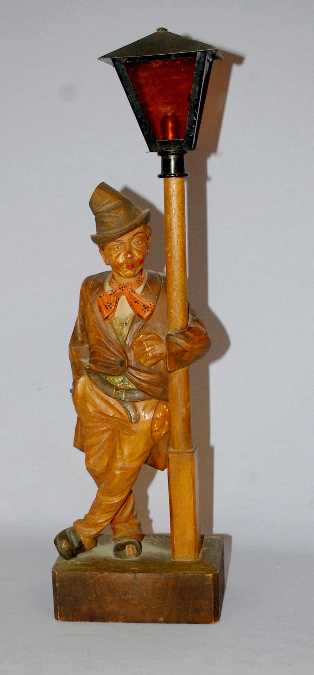 Animated Whistler & Lamp Post Statue (1 of 5)