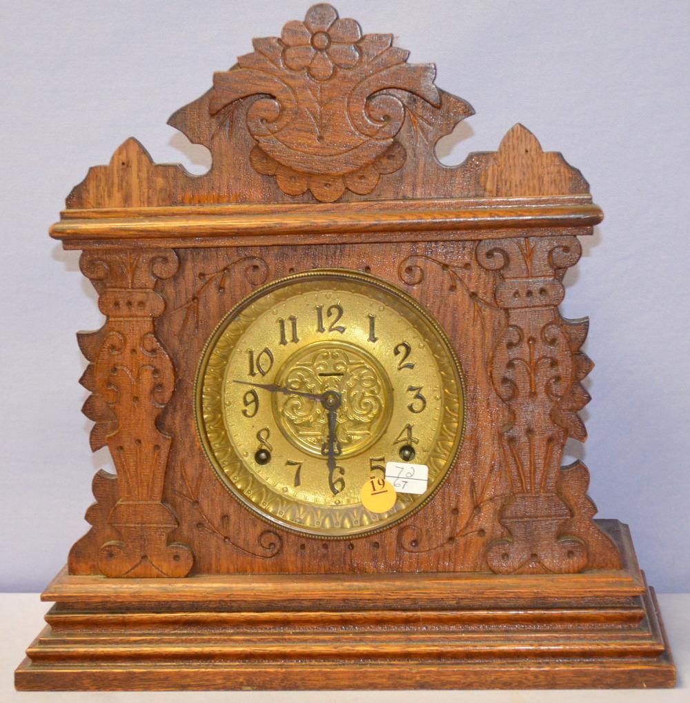 Antique Ingraham Cabinet Clock (1 of 3)