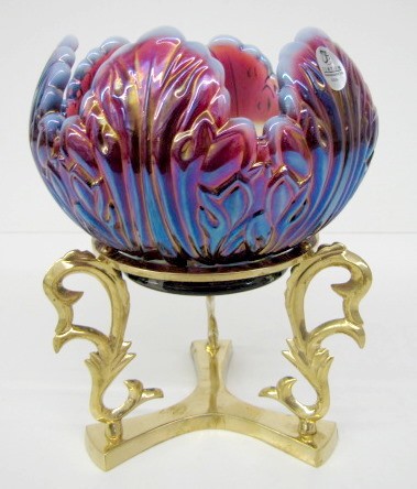 Fenton Plum Opalescent Leaf Bowl on Stand: Fenton Plum Opalescent Leaf Bowl on Stand: unmarked, paper label. 8 1/2" with stand All items sell As Is, Where Is, no guarantees of any kind. We accept Mastercard & Visa, no paypal, no personal check