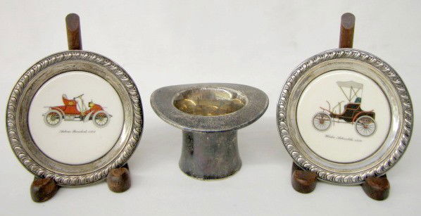 Sterling Reed & Barton Top Hat & 2 Coasters: Sterling Silver Reed & Barton Top Hat & 2 Coasters: 1.) Reed & Barton top hat, circa 1940; design no.X212. Engraved under the rim is Dorothy Dec 26, 1940. 2 3/8" x 3 5/8" 2.) The 2 coasters have sterl