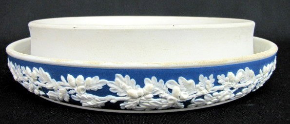 Unmarked Jasperware Pancake Base Only: Unmarked Jasperware Pancake Base Only: acorn and leaf decoration on dark blue. No condition problems. 11" All items sell As Is, Where Is, no guarantees of any kind. We accept Mastercard & Visa, no pay