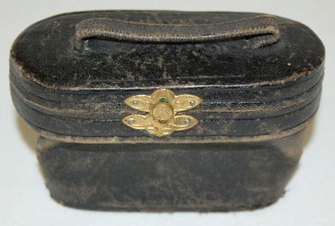 R. Treuer M.O.P. Opera Glasses in Case, Berlin W.: R. Treuer M.O.P. Opera Glasses in Case: Case and glasses marked R. Treuer, Berlin W.; leather case w/original lining; push button opening. (Case shows some wear.) 3" x 4 1/2" No Condition Problems. Al