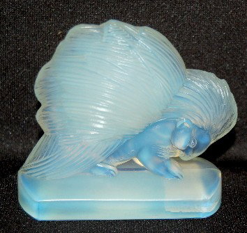Sabino Art Glass "Porcupine" Statue: Sabino Art Glass "Porcupine" Statue: incised Sabino, France and embossed Sabino, France. No condition problems. 3" x 3 1/4".