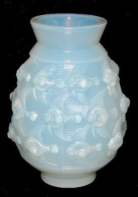 Sabino Art Glass "Platax" Vase: Sabino Art Glass "Platax" Vase: with incised Sabino, Paris and embossed Sabino, France. (Platax translated from French to English is Batfish.) No condition problems. 8 1/2".