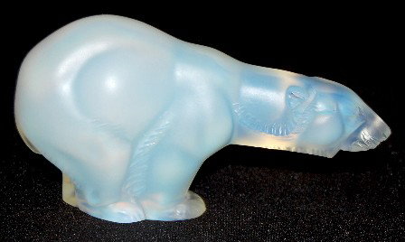 Sabino Art Glass "Polar Bear" Statue: Sabino Art Glass "Polar Bear" Statue: incised Sabino, Paris. No condition problems. 4 1/2" L.