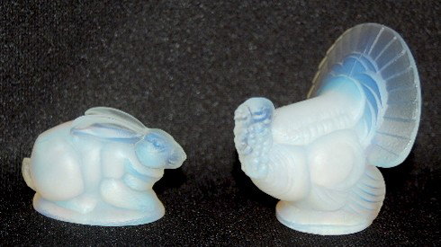 2 Sabino Art Glass Statues, Turkey & Rabbit: 2 Sabino Art Glass Statues, Turkey & Rabbit: 1.) "Turkey", incised Sabino, France, 2". 2.) "Rabbit", incised Sabino, France, 1 3/4" L. No condition problems.
