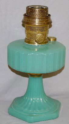 Aladdin B-115 Jade Moonstone "Corinthian" Lamp: Aladdin B-115 Jade Moonstone "Corinthian" Lamp: Model B burner. 9" T No condition problems.