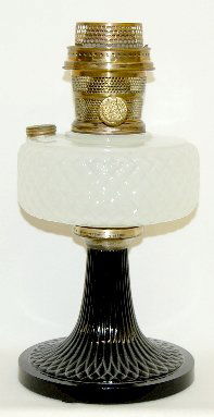 Aladdin B-90 White & Black "Diamond Quilt" Lamp: Aladdin B-90 White & Black "Diamond Quilt" Lamp: white moonstone bowl with black moonstone base; brass Model B burner. 9 1/2" T No condition problems.