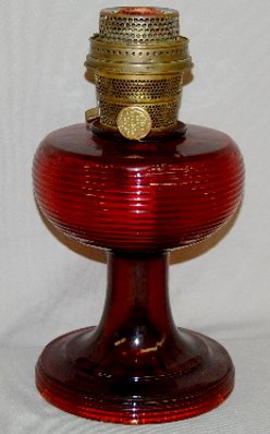 Aladdin B-83 Ruby Beta Crystal "Beehive" Lamp: Aladdin B-83 Ruby Beta Crystal "Beehive" Lamp: Model B burner. 8 1/2" No condition problems.