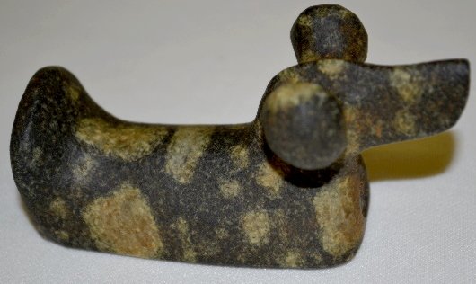 Native American Porphyry Pop Eyed Bird Stone: Native American Porphyry Pop Eyed Bird Stone: fairly well smoothed, it has huge eyes and a long beak. 3 3/4" L There is no provenance available for this item.
