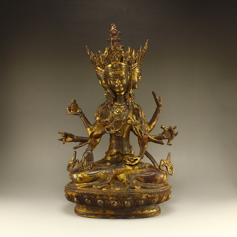 Chinese Gilt Gold Bronze Eight Arm Kwan-yin Statue: Chinese Ming Dynasty Gilt Gold Bronze Eight Arm Kwan-yin Statue Dimension: 310x205x108(mm) 12.20x8.07x4.25(inches) Weight: 4.92 lbs/2231 g
