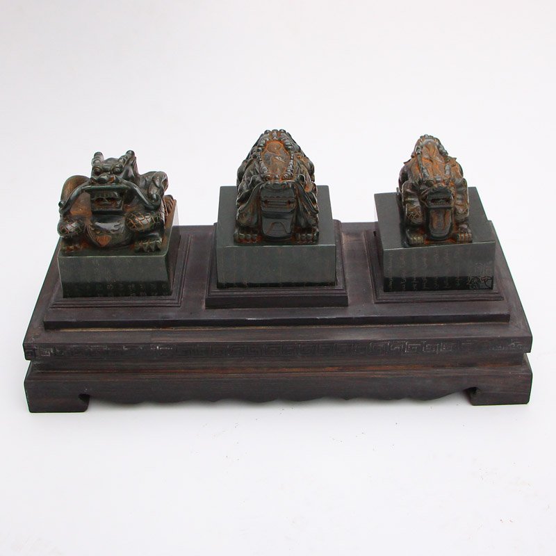 Chinese Qing Dynasty Green Hetian Jade Dragons Seals (1 of 10)