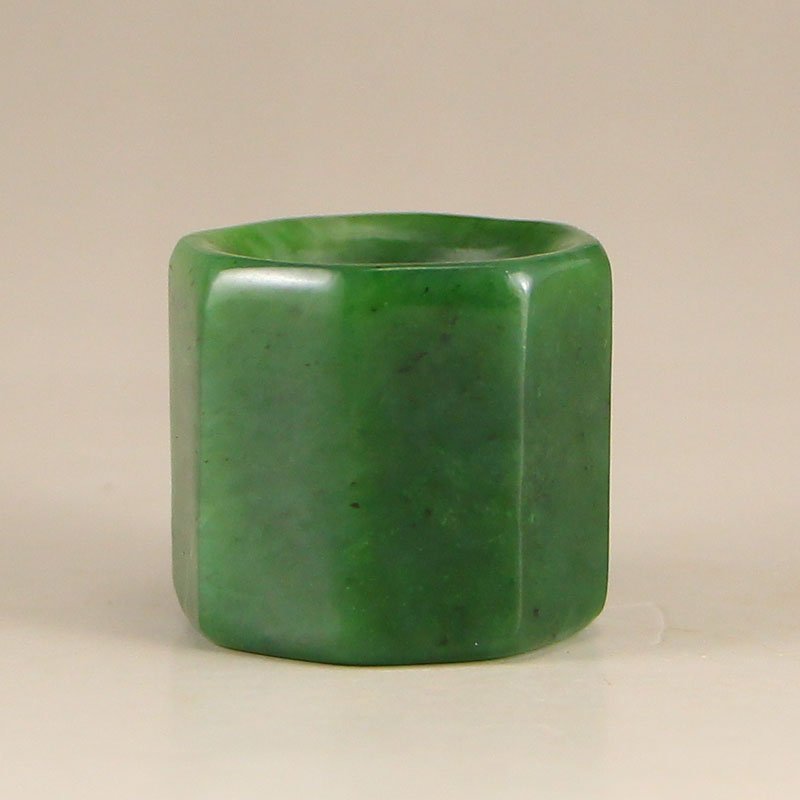 Chinese Green Hetian Jade Thumb Ring (1 of 6)