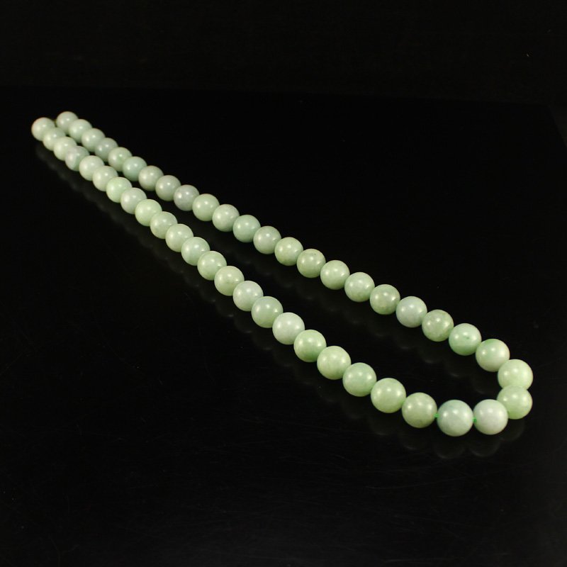 Fine Natural Jadeite Beads Necklace (1 of 6)