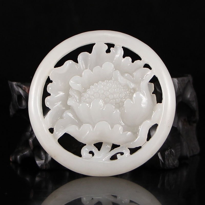 Chinese Natural Hetian Jade Beautiful Flower Pendant (1 of 6)