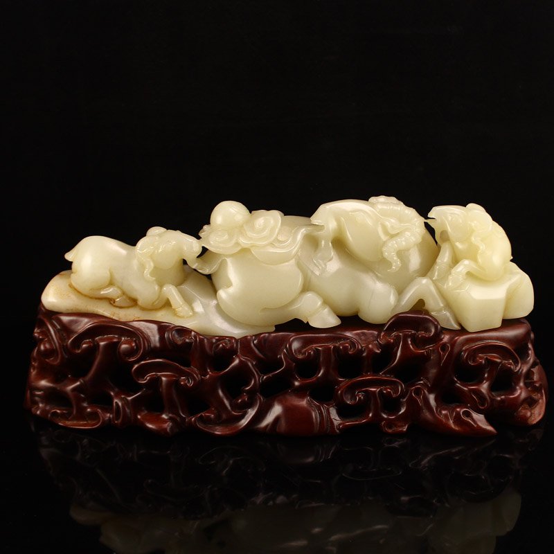 Chinese Qing Dynasty Hetian Jade Three Sheep Statue (1 of 6)