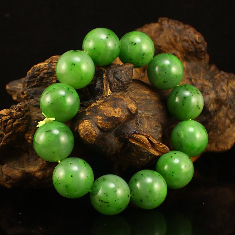 Chinese Natural Green Hetian Jade Beads Bracelet (1 of 6)